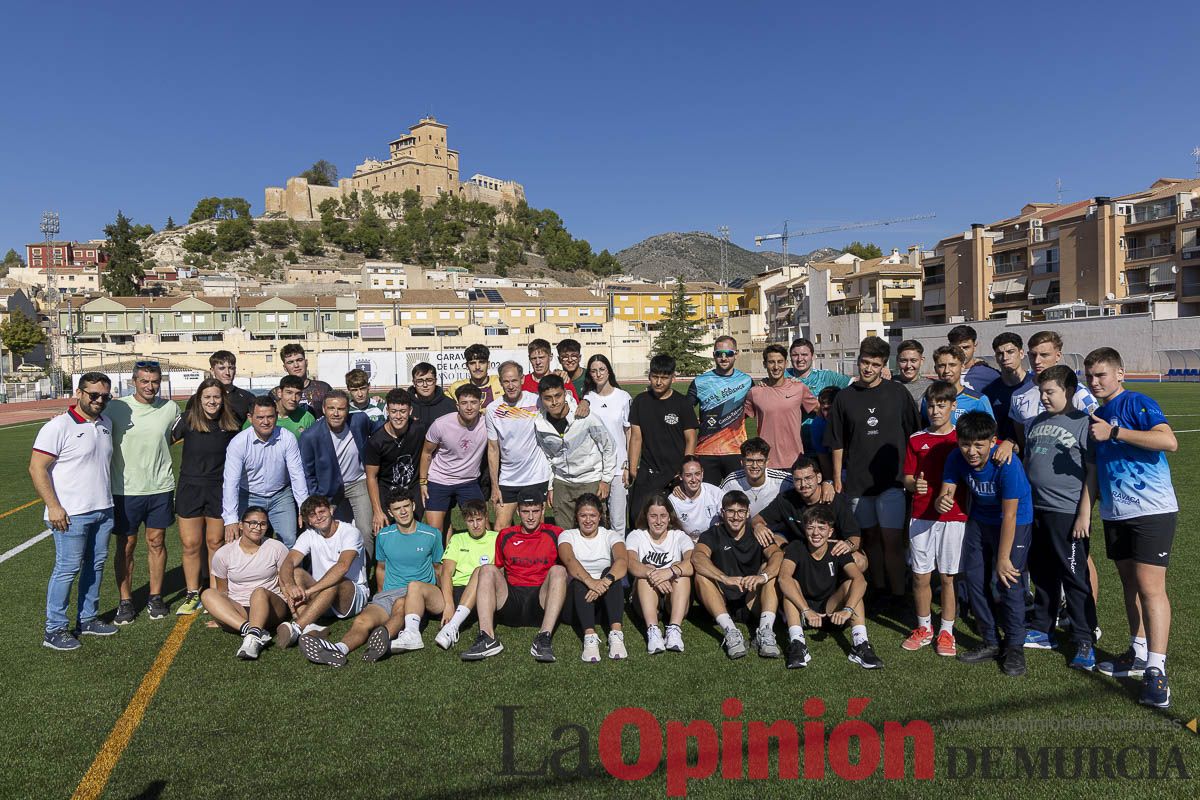 Abel Antón visitaba la Escuela Municipal de Atletismo de Caravaca