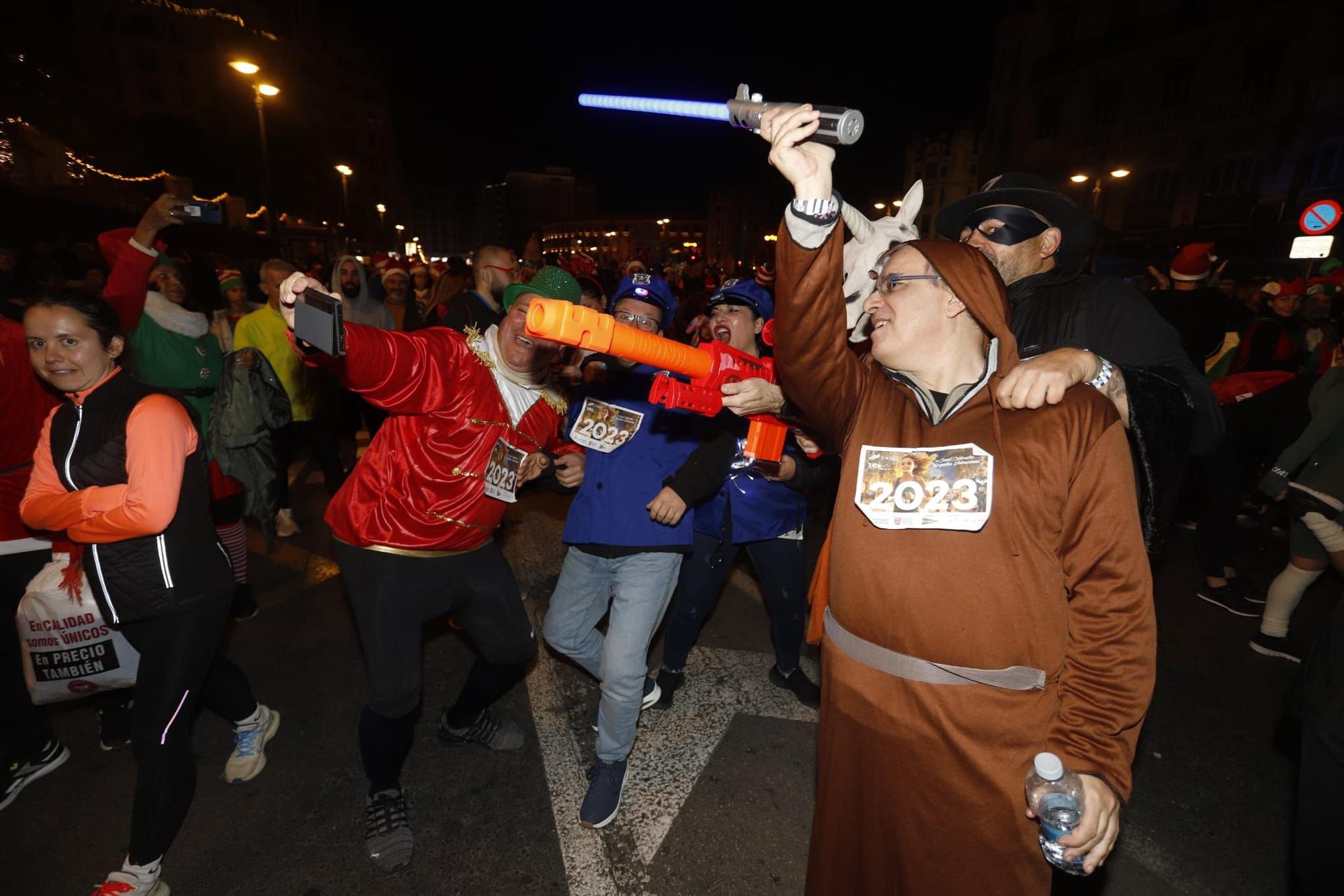 San Silvestre de València 2023: Miles de personas llenan de color las calles de la ciudad