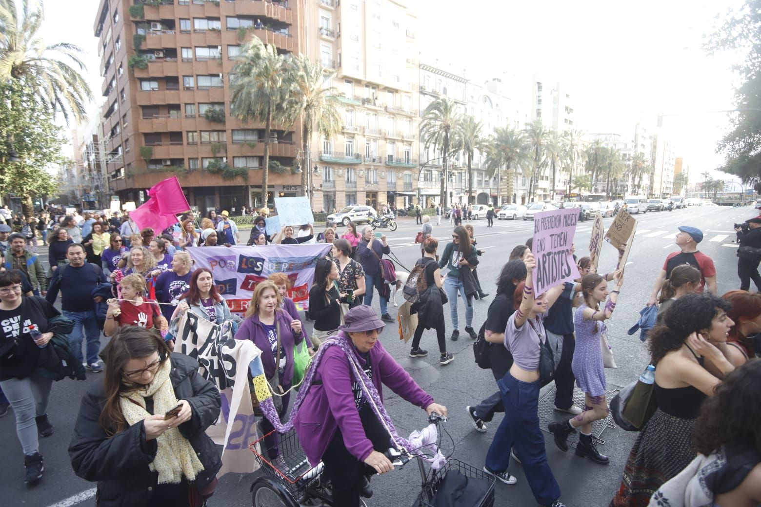 Así ha sido la manifestación de la Assemblea Feminista de València