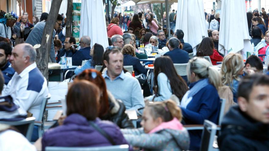 Una de las terrazas de ocio en el centro de València