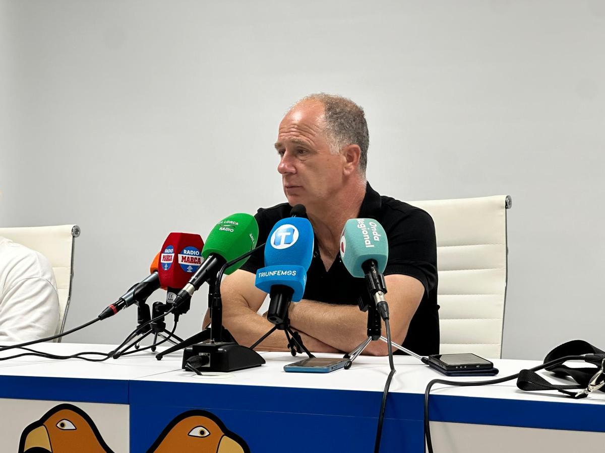 Cisqui en la sala de prensa del campo del Águilas.