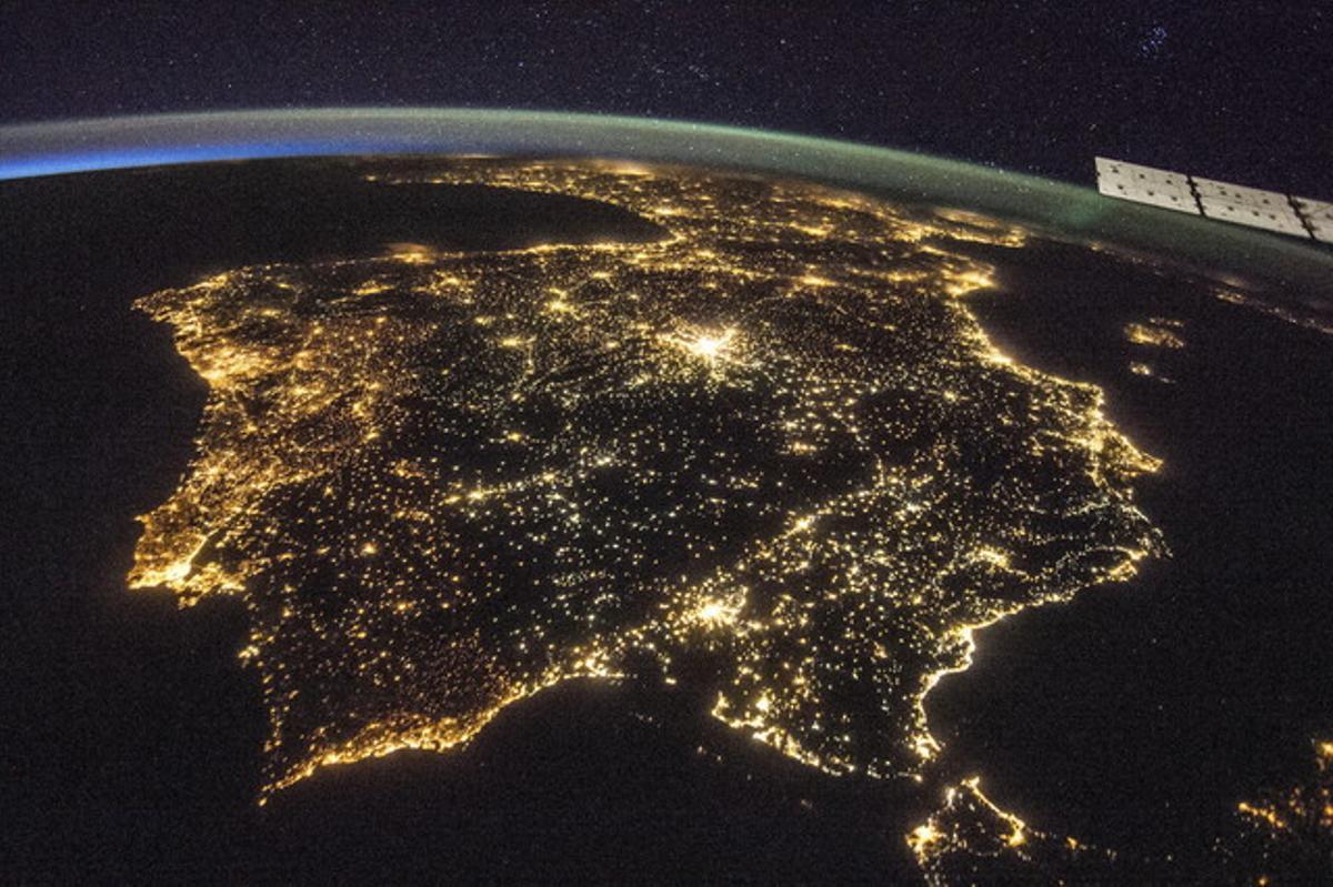 La península ibèrica captada des de l’Estació Espacial Internacional, el 26 de juliol a la nit. La península ibèrica captada des de l’Estació Espacial Internacional, el 26 de juliol a la nit.