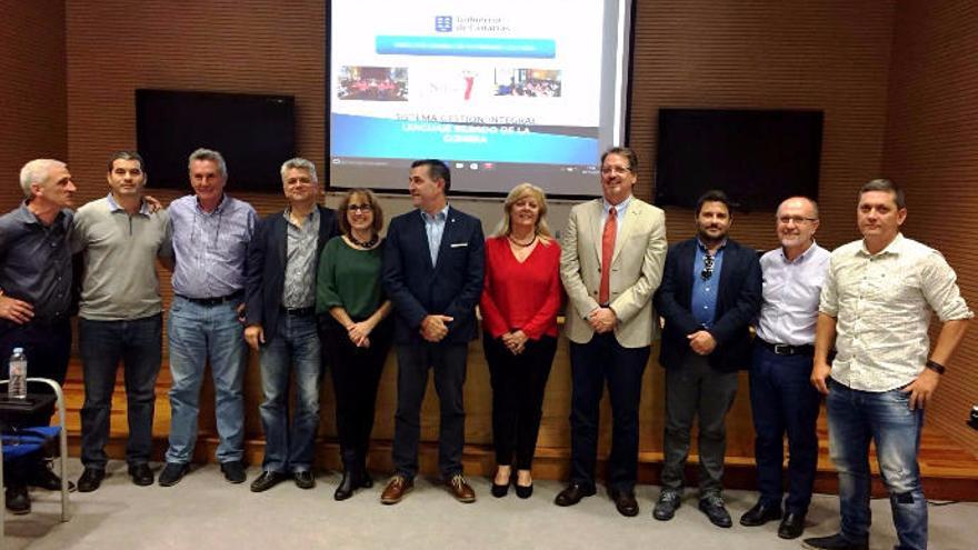 Participantes en la reunión para la salvaguarda del Silbo Gomero.