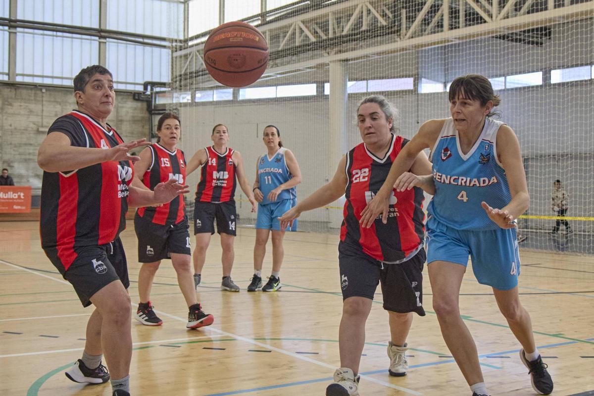 Les fotos de la jornada "Despenja les botes" a Vilobí d'Onyar