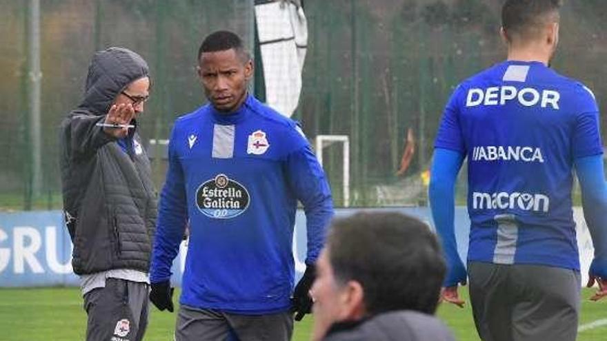 Beauvue, ayer, en su primer día con el Deportivo. // Carlos Pardellas