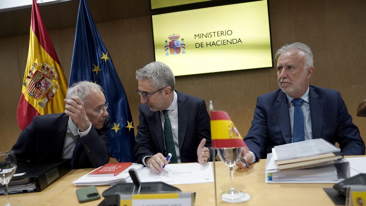 COMUNIDADES AUTÓNOMAS | Hacienda garantiza el quorum para llevar la reforma de la financiación al Congreso tras fracasar el boicot de Madrid