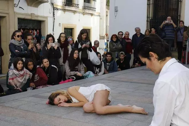 Jornada reivindicativa contra la violencia hacia las mujeres en Córdoba .