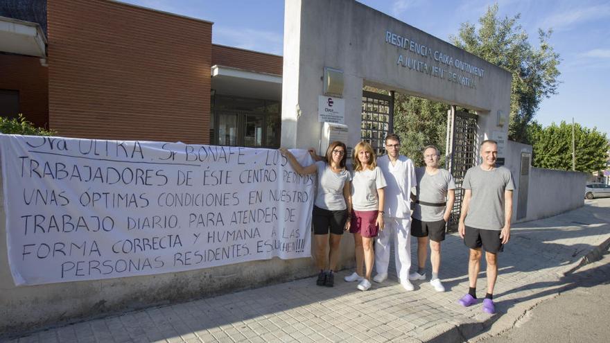 Los trabajadores de la residencia de discapacitados de Xàtiva estallan contra la falta de personal