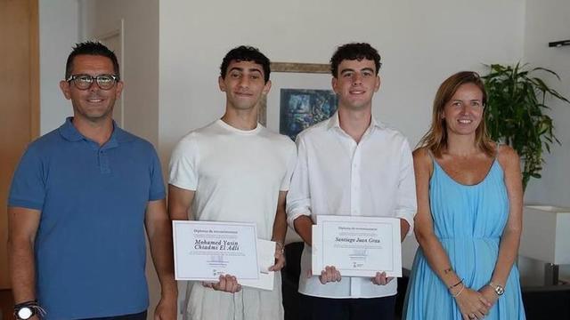 Los alumnos premiados en una edición anterior.