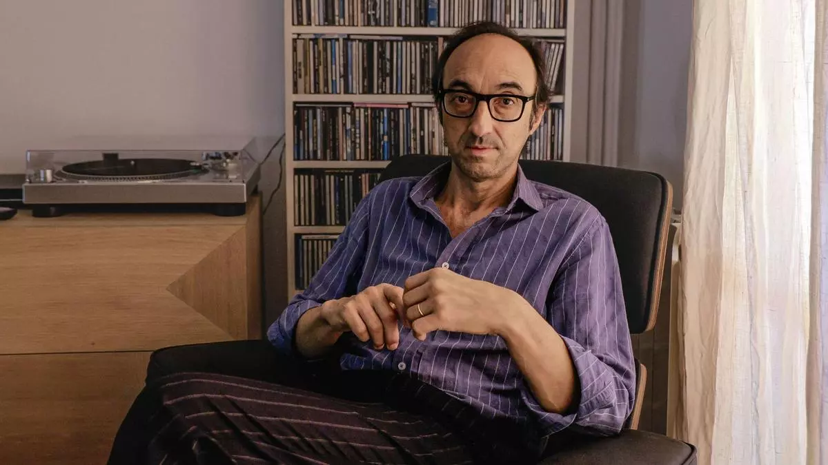 Agustín Fernández Mallo: "Con la IA estamos creando un ser que es diferente al ser humano, pero con voluntad propia, un ángel caído"