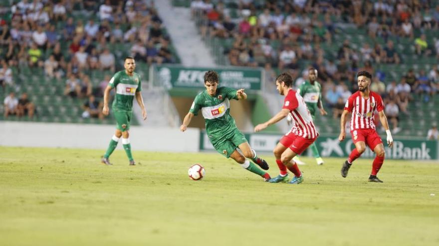 Gonzalo Villar otorga al Elche el Trofeo &quot;Festa d&#039;Elx&quot;