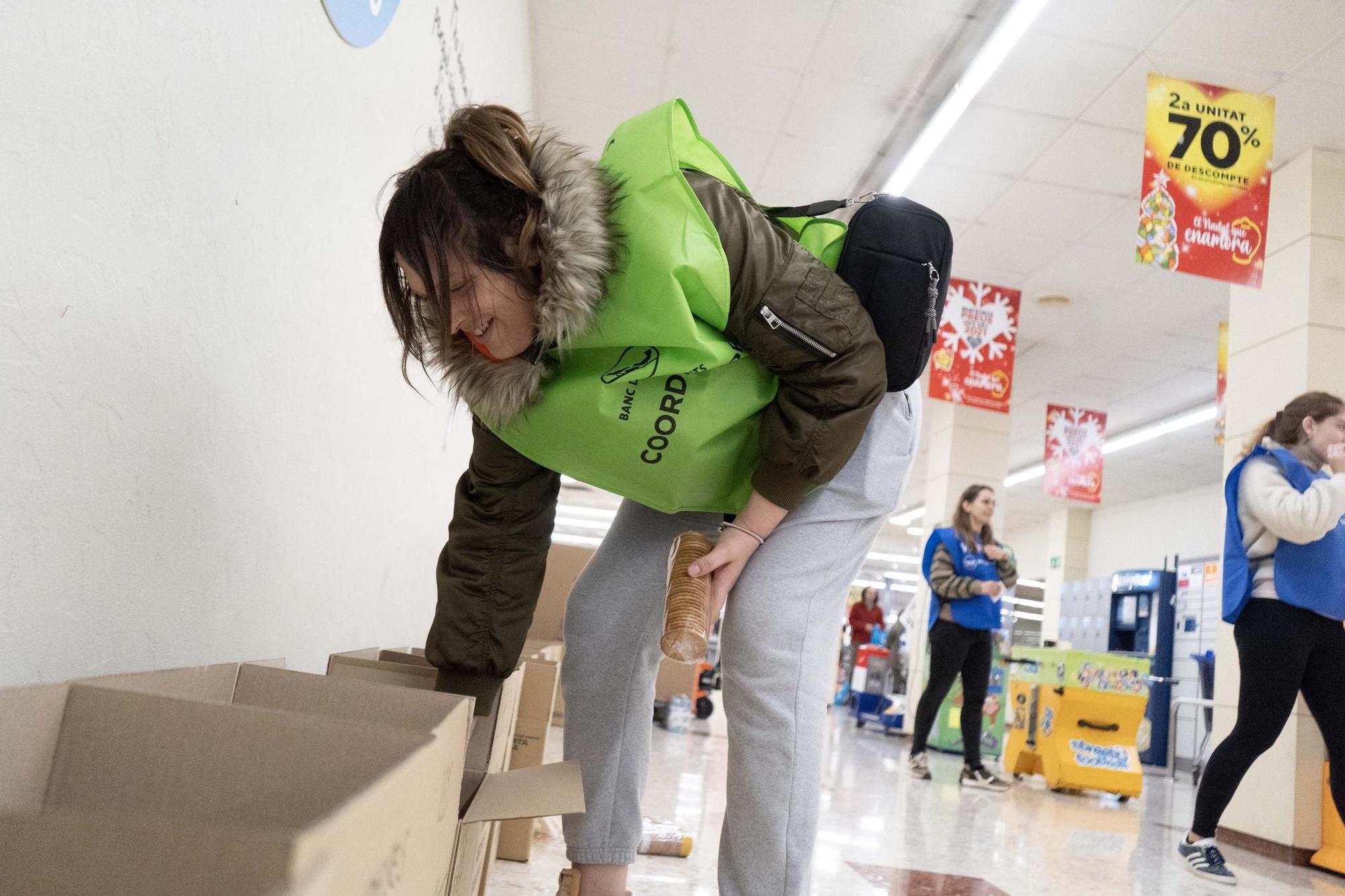 El Gran Recapte d'Aliments en supermercats de Manresa, en imatges