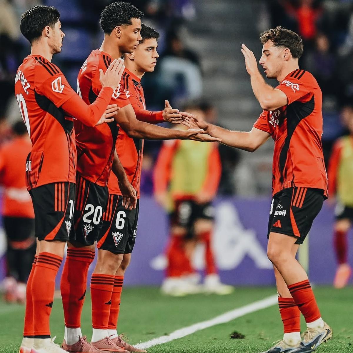 Etienne Eto'o, en el momento de su debut con el CD Mirandés