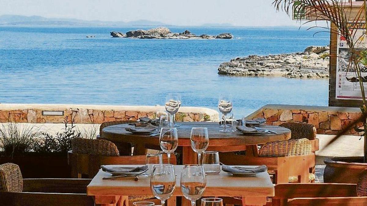 Incredible views from the table at this restaurant in es Pujols. | FOTOS: JUVIA FORMENTERA