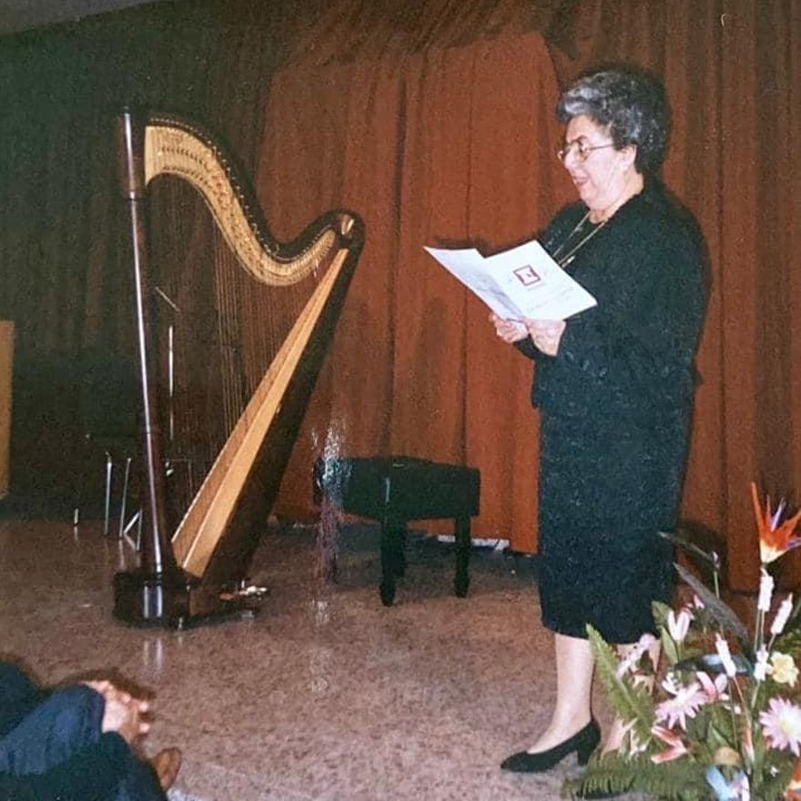 Carmen fue vicepresidenta de la Schola Cantorum en un momento crucial para la entidad.