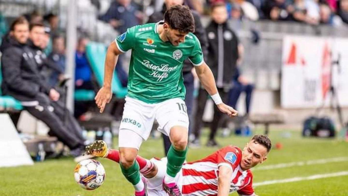 Nils Mortimer, con la camiseta de su actual equipo, el Viborg FF danés.