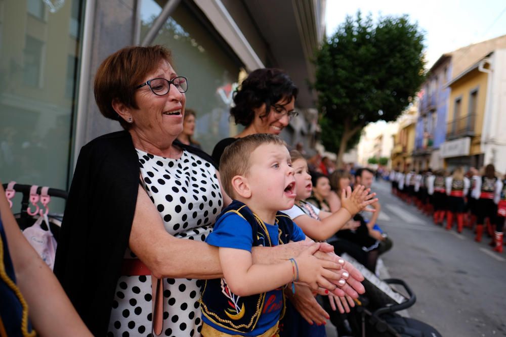 Miles de devotos festeros acompañaron al santo anacoreta en la sobria y tradicional Procesión