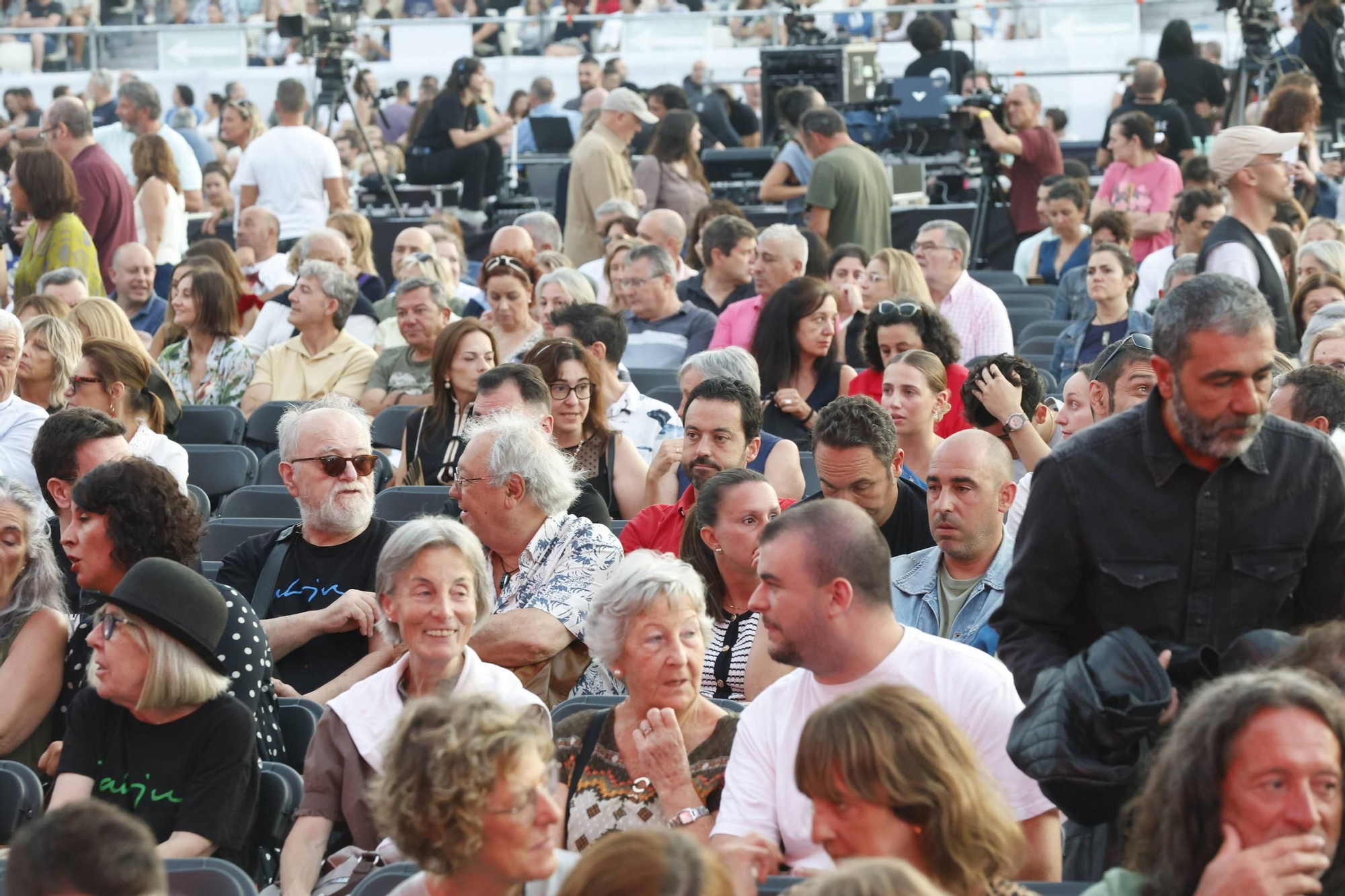EN IMÁGENES | Gijón rinde homenaje a Sabina: de aquí a la eternidad