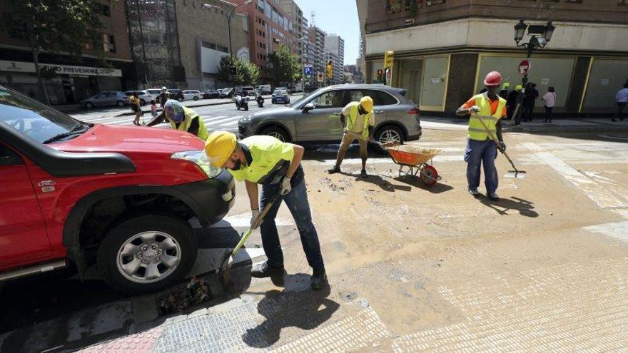 Rotura de una tubería en la avenida César Augusto de Zaragoza