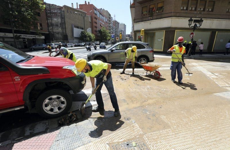 Rotura de una tubería en la avenida César Augusto de Zaragoza