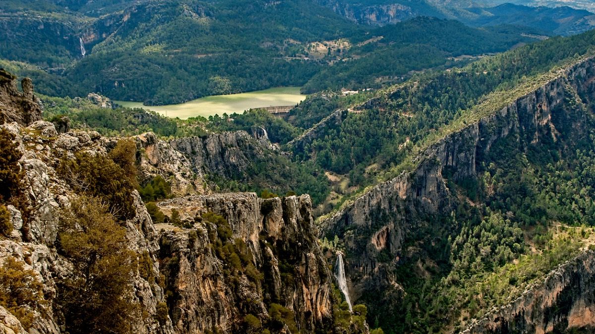 La cascada más alta de toda Andalucía está en este pueblo de Jaén: mide 130 metros y se encuentra tras un camino de túneles