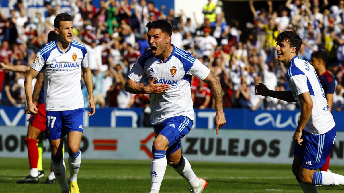 Lluís López celebra el gol marcado ante el Albacete con Francés y Nieto a su lado.