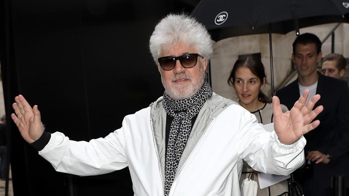 zentauroepp38287053 paris  france   may 03   pedro almodovar arrives at the chan170504174413