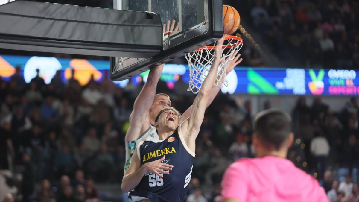 Así fue la derrota del Alimerka Oviedo Baloncesto ante el Hestia Menorca en un Palacio a rebosar