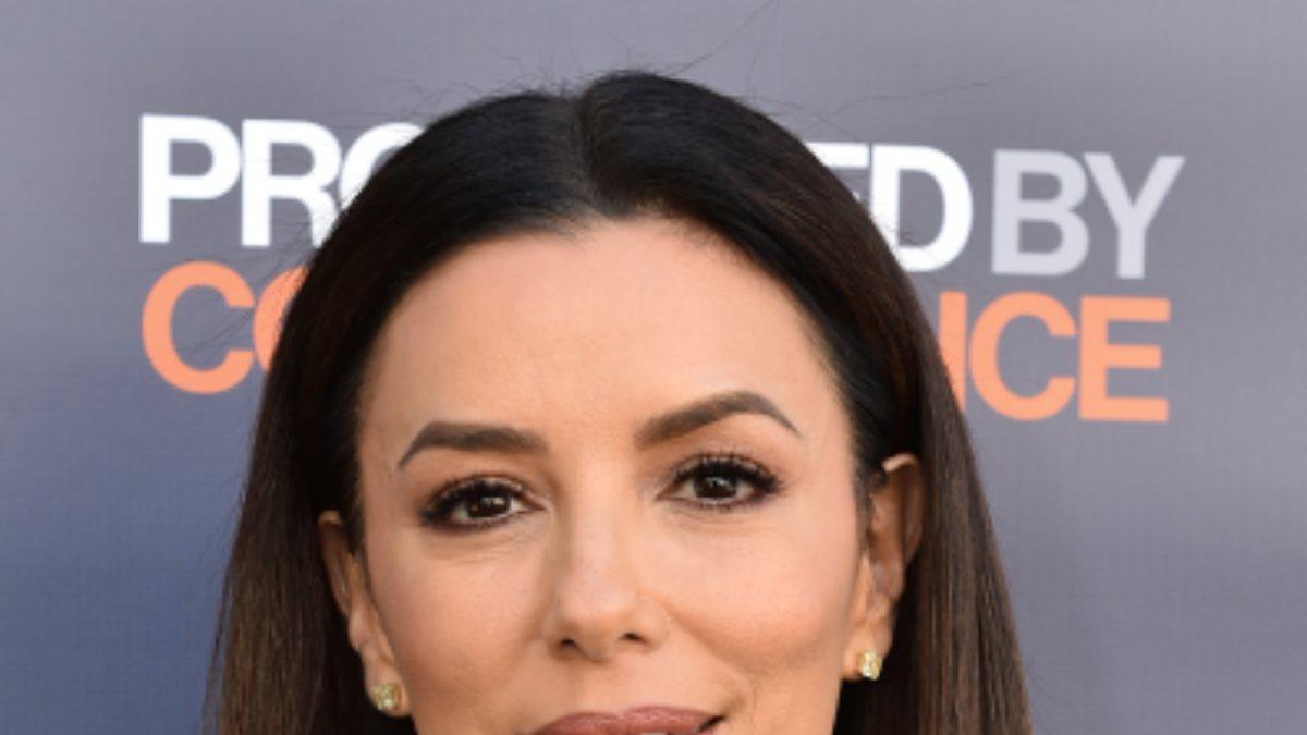 Eva Longoria con un traje de Anna Quan en el festival TriBeCa