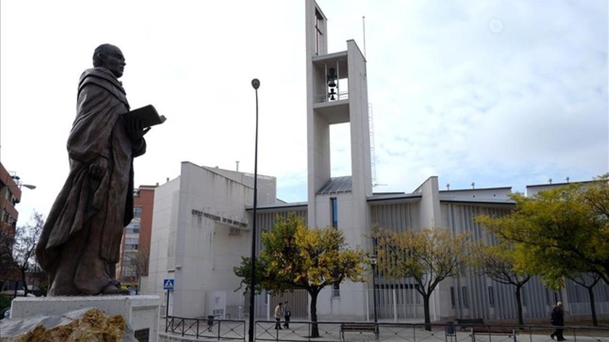 La parroquia de San Juan Maria de Vianney en el barrio del Zaidin de Granada, donde fue titular hasta su cese el lider de los Romanones, el sacerdote Román Martinez.