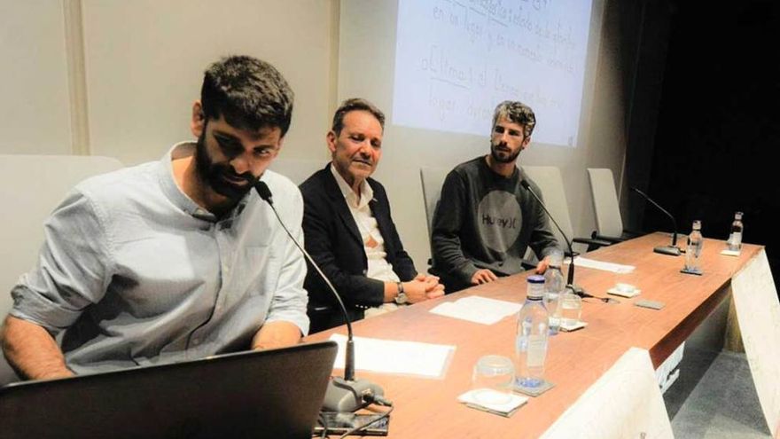 Por la izquierda, Jorge Lafuente, Amalio Víctor Núñez y Andrés Palacio, ayer, durante la presentación.