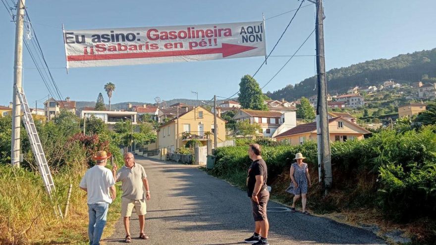 Rechazo a la gasolinera «low cost» en Sabarís