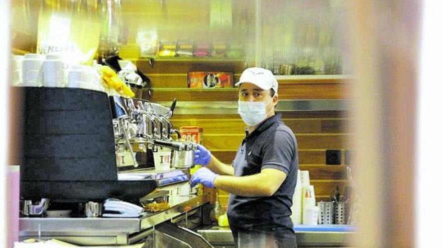 El café duplica su precio en un año y encarece el cortado en Canarias