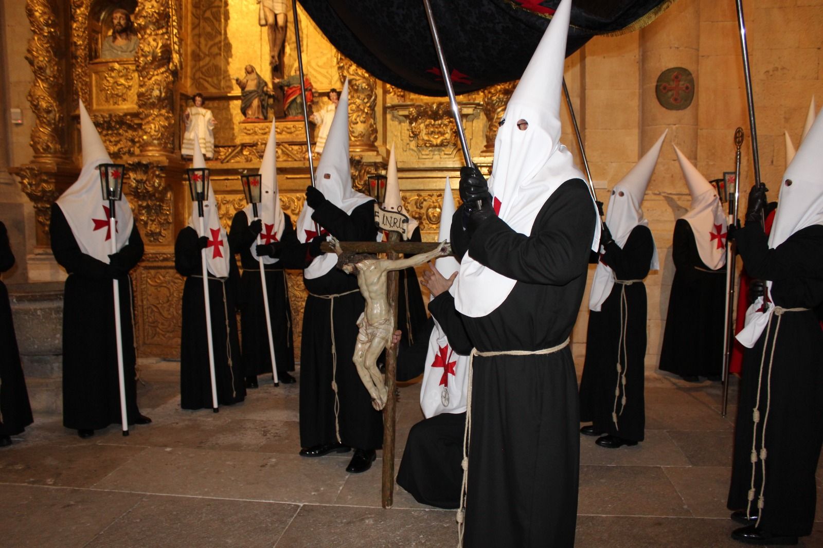 GALERÍA | Toro revive la esencia del Miércoles Santo en la Colegiata