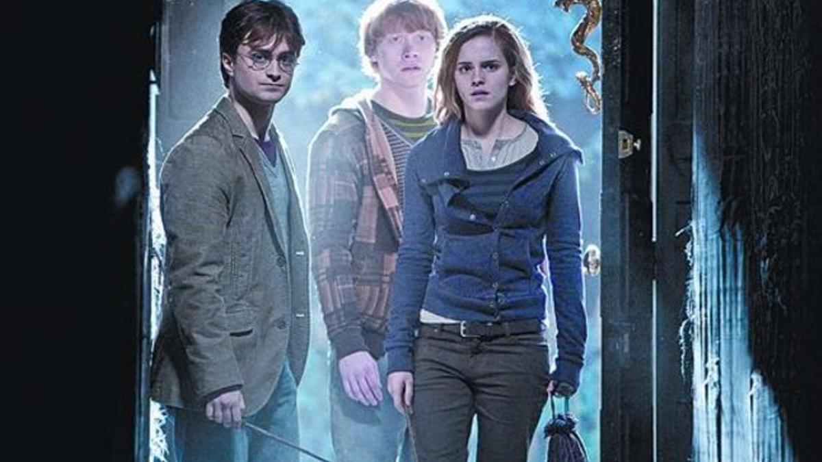 Daniel Radcliffe, Rupert Grint y Emma Watson, en una imagen de 'Harry Potter y las reliquias de la muerte'.
