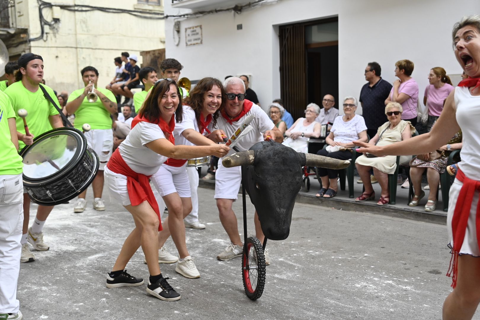 Imaginación y humor al poder en el desfile de las collas del Grau