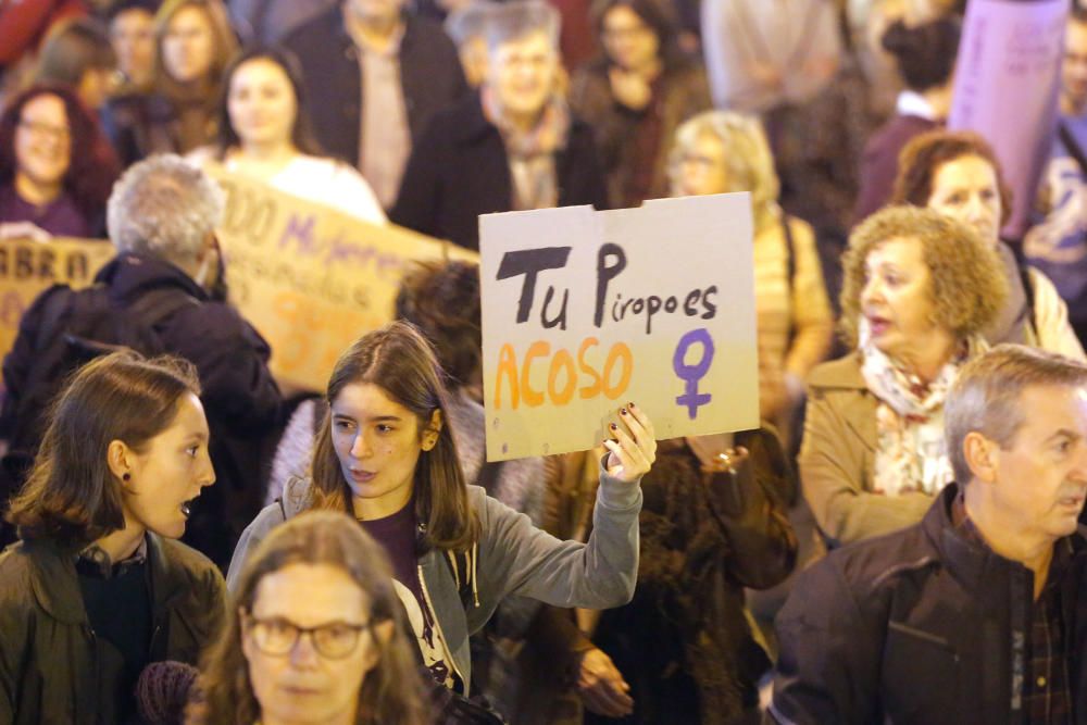 Manifestación contra la violencia de género en València