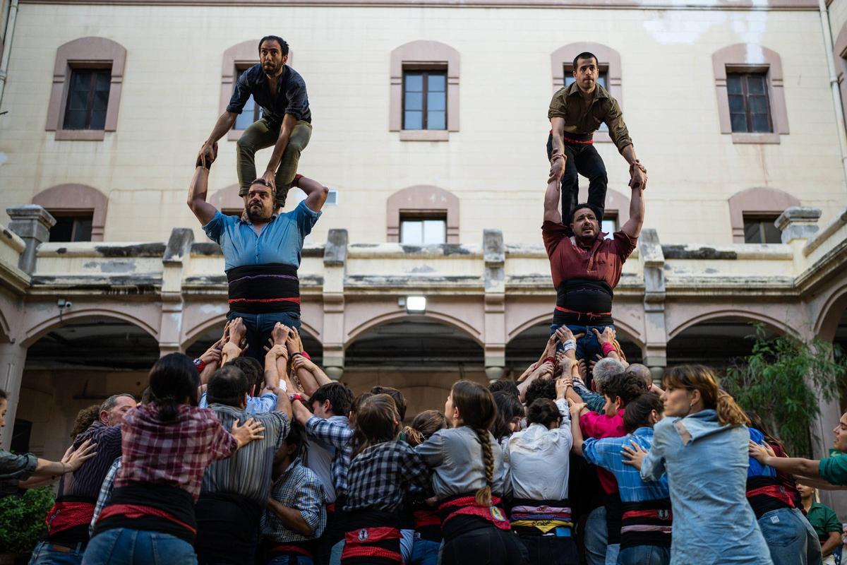 Esquerdats, la colla castellera que ensaya en la Modelo