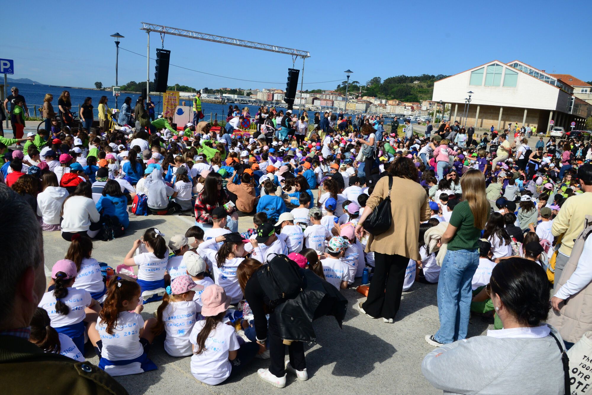 1.200 alumnos e alumnas de 17 centros escolares de Cangas, Moaña e Bueu celebraron a 25ª edición do Correlingua