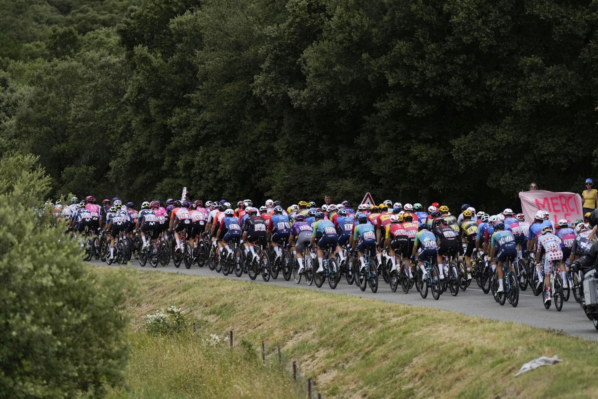 La etapa 17 del Tour de Francia, en imágenes