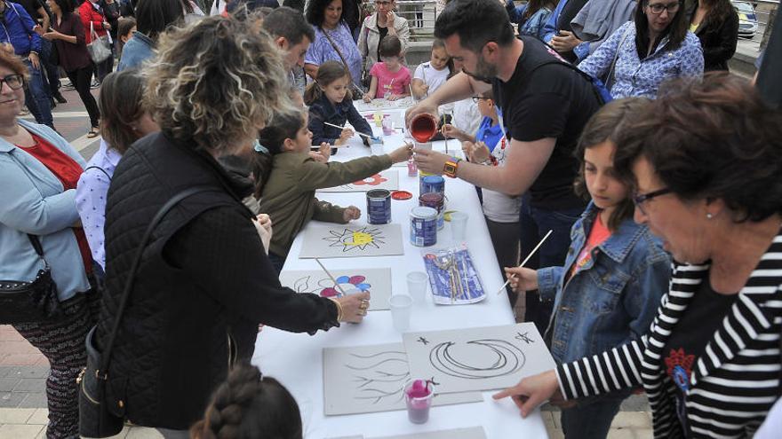 Un momento de la «Nit D&#039;Art» de ayer, organizada por la Asociación de Creadores de Crevillent.