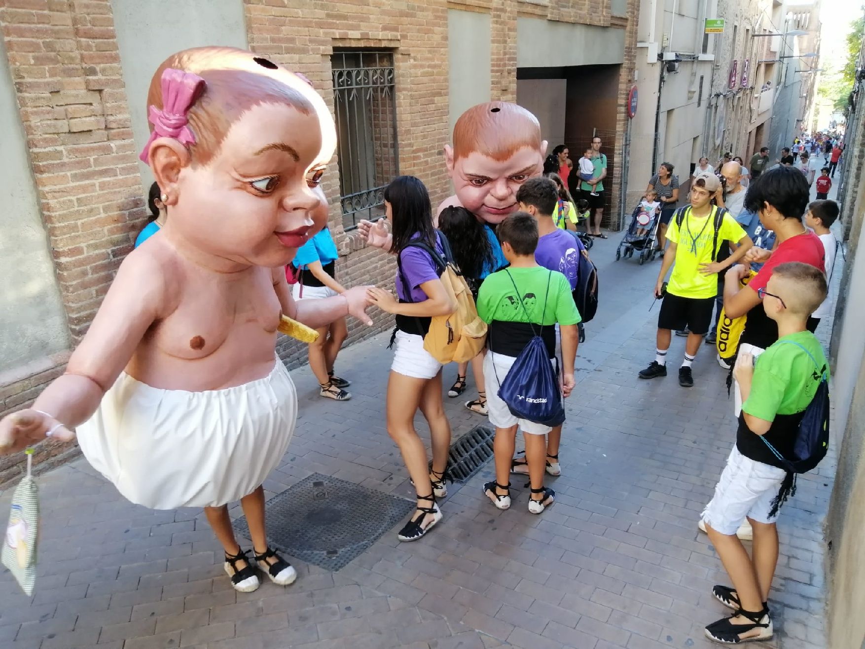 Igualada treu la imatgeria en la vigília de Sant Bartomeu