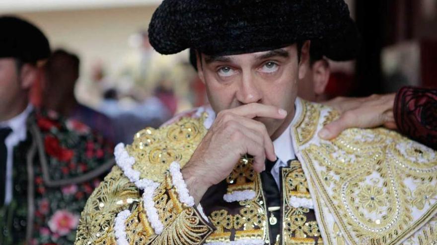 Enrique Ponce antes de saltar al ruedo de El Bibio en una pasada edición de la Feria de Begoña.