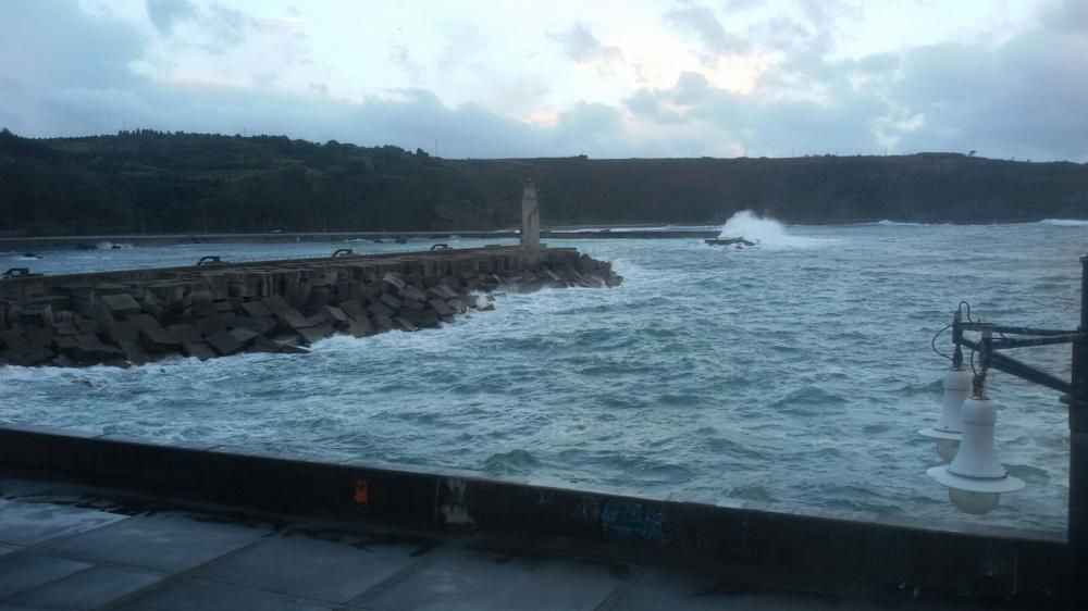 Temporal de viento y oleaje en Asturias