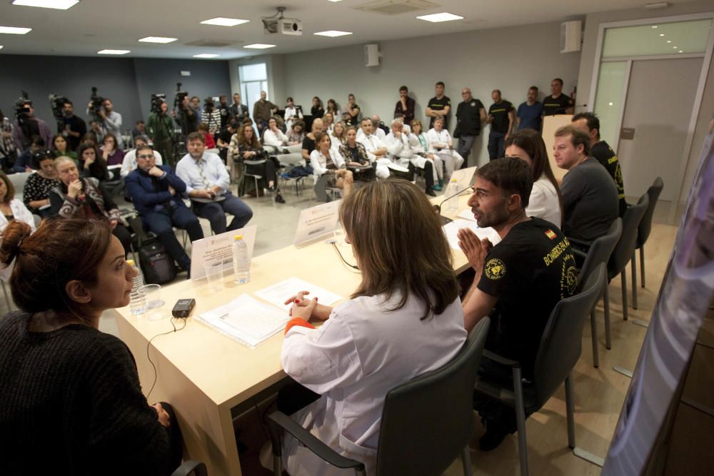 Instante de la rueda de prensa en La Fe para dar a conocer el estado del niño.