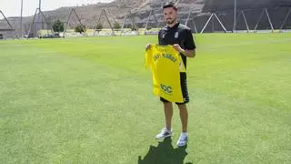 Javi Muñoz, el jugador de la UD Las Palmas "de ida y vuelta"