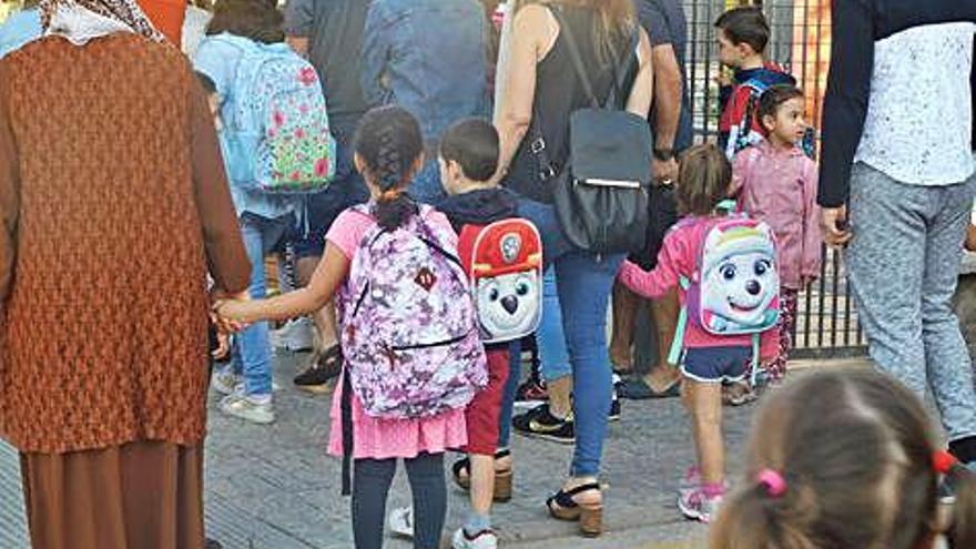 Infants començant el curs a l&#039;escola Sant Ignasi de Manresa, ahir