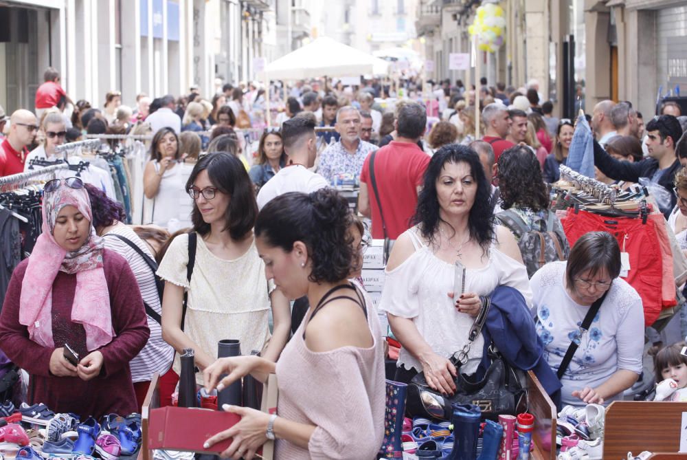 Massiva macrobotiga al carrer al centre de Girona