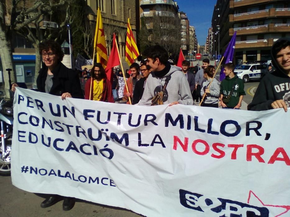 Manifestació contra la LOMCE a Manresa