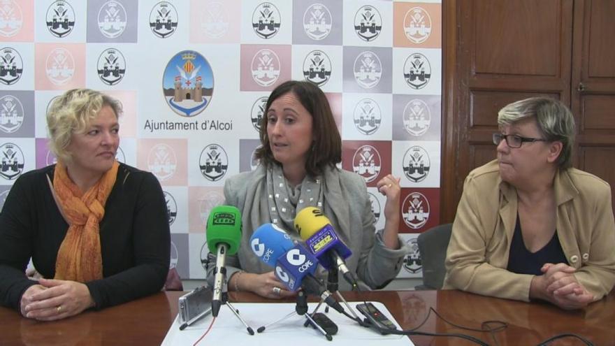 Aroa Mira, Teresa Alberola y Marcela Ripoll en la presentación